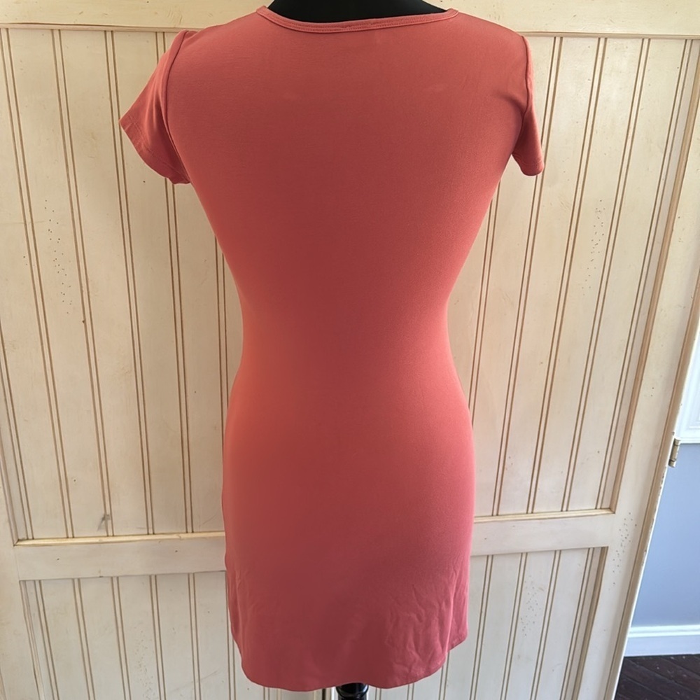 Aritzia Wilfred T-Shirt Dress - Picture 4 of 8